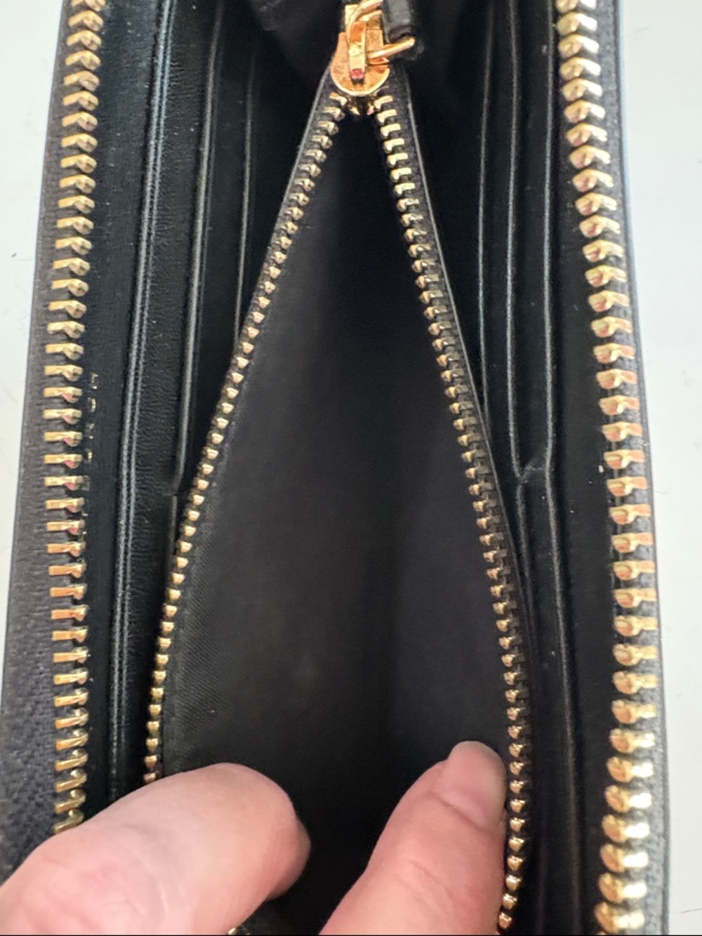 Tory Burch Black Wallet with Gold Logo Emblem - Picture 7 of 8